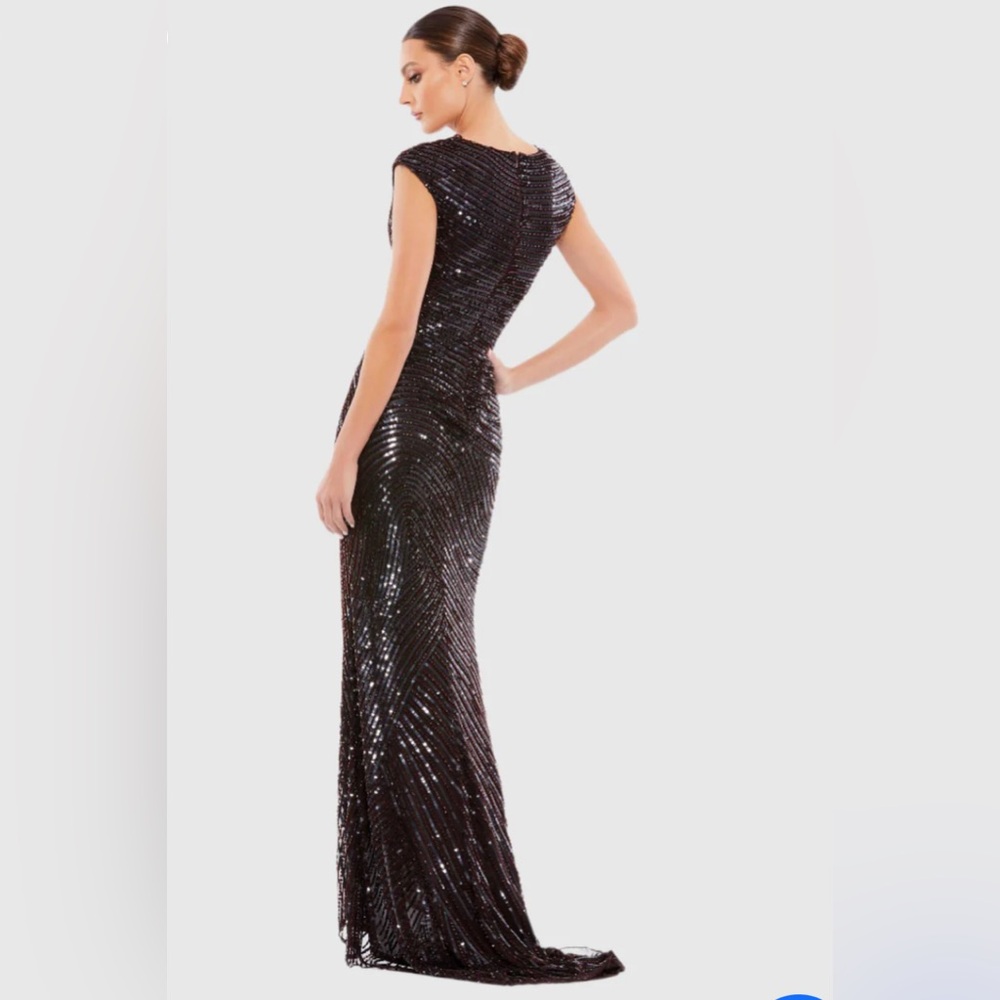 Mac Duggal Elegant Dark Brown Sequin Evening Gown
NWT Size 12 - Picture 4 of 5